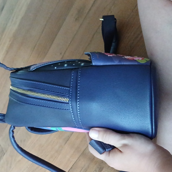 Princess and the frog loungefly mini backpack - Picture 3 of 5